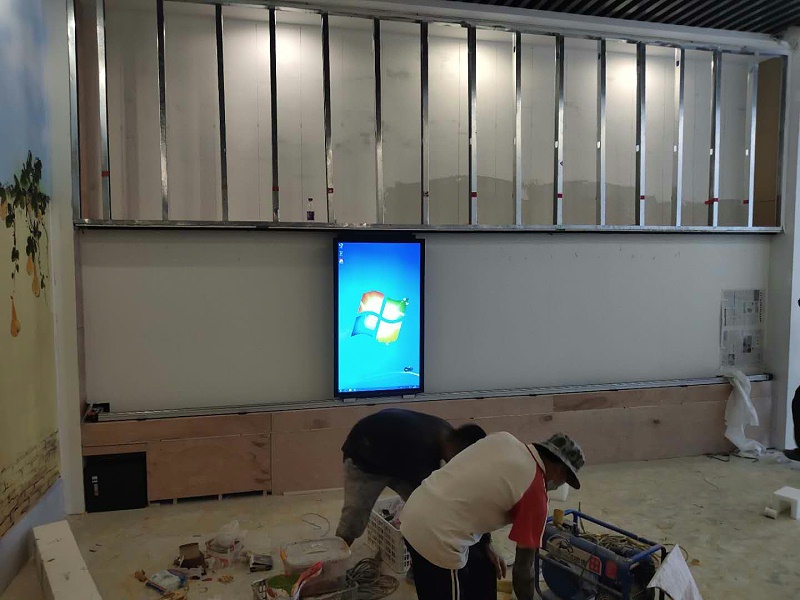 中億?；踊壠林ι綎|菏澤黨建館打造智能滑軌系統